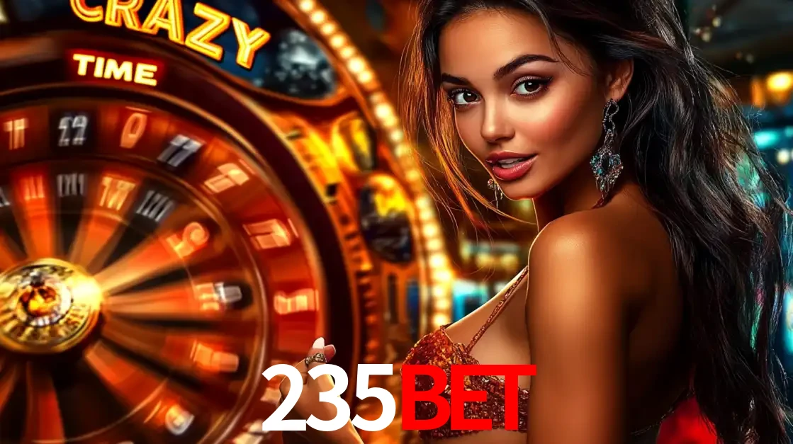 Mulher ao lado da roda de prêmios do jogo de cassino ao vivo Crazy Time, um dos shows de jogos mais emocionantes oferecidos pela plataforma de apostas 235bet.